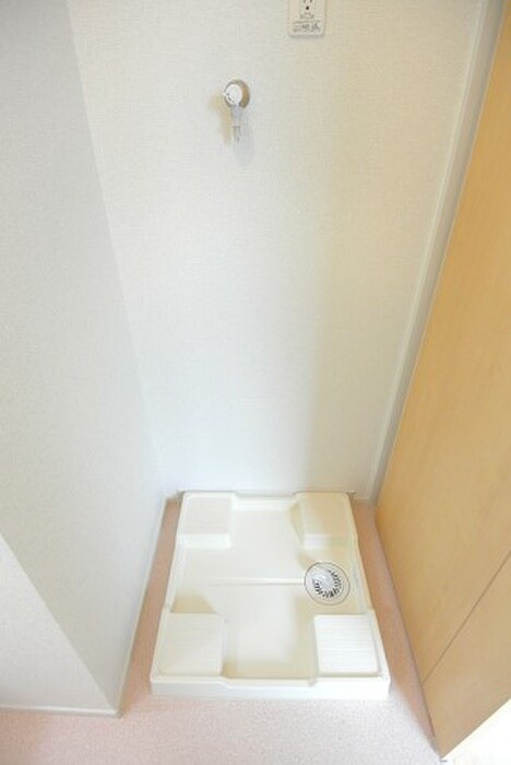 物件内観写真8　(洗濯機置場)