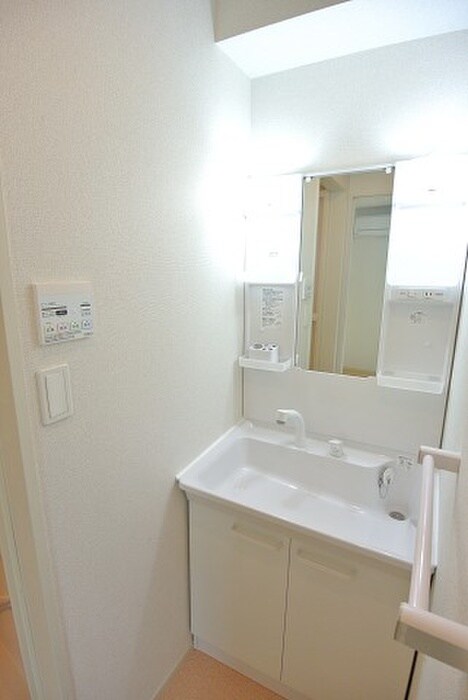 物件内観写真9　(洗面)