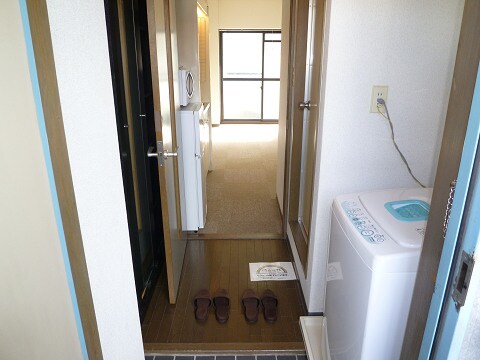 物件内観写真4　(玄関)