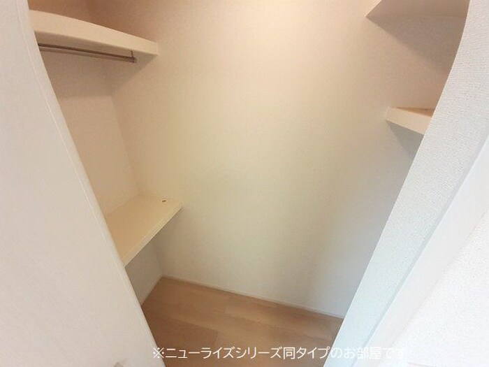 物件内観写真7　(収納)