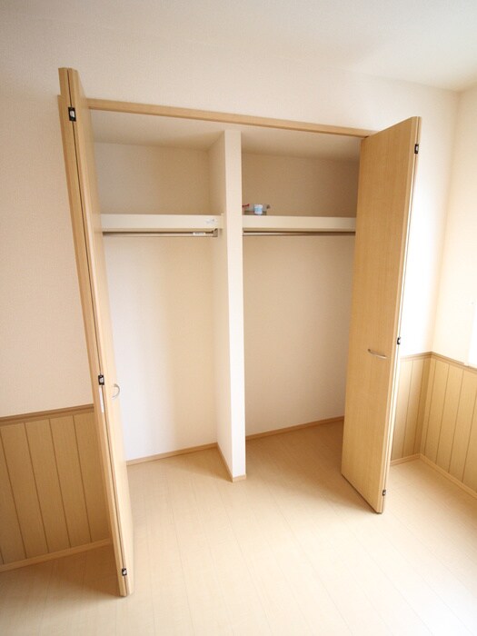 物件内観写真12　(収納)