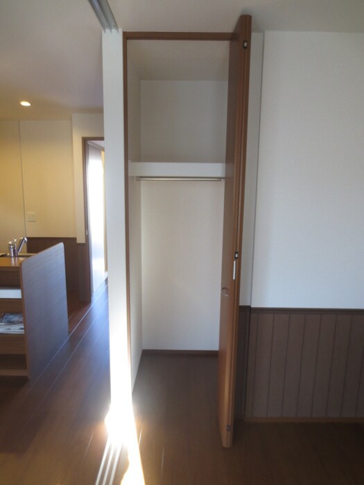 物件内観写真12　(収納)