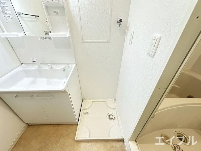 物件内観写真12　(洗濯機置場)