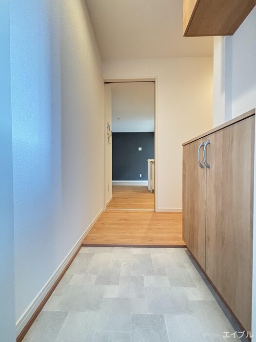 物件内観写真10　(玄関)