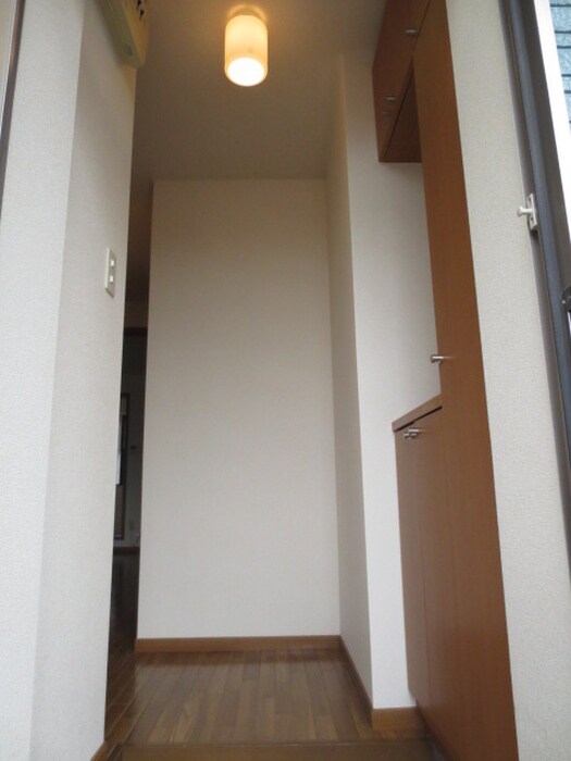 物件内観写真7　(玄関)