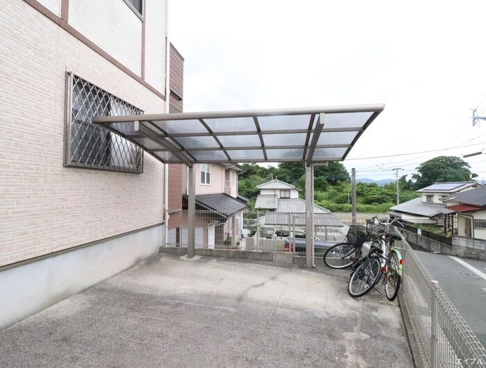 物件外観写真5　(駐輪場)