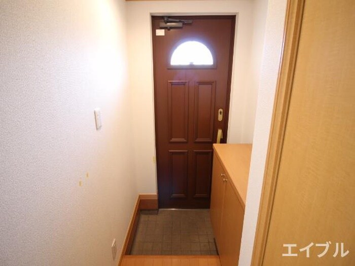 物件内観写真15　(玄関)