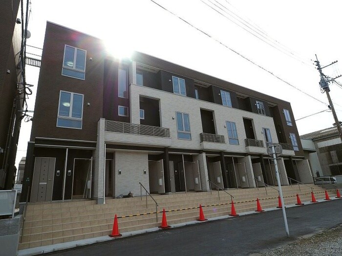 物件外観写真2　(外観写真)