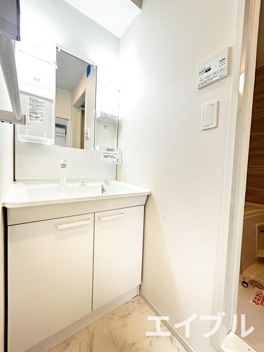 物件内観写真9　(洗面)