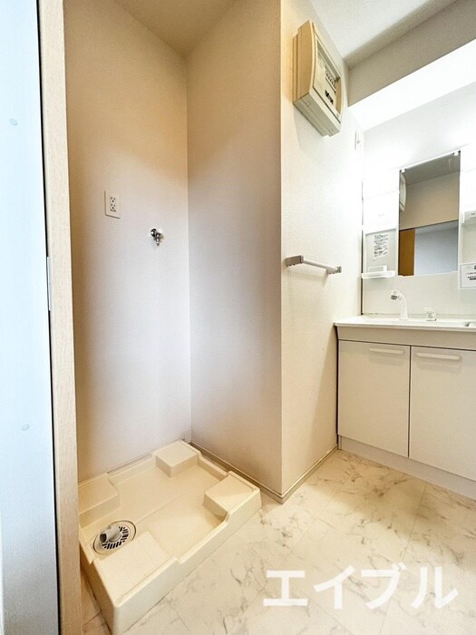 物件内観写真10　(洗濯機置場)