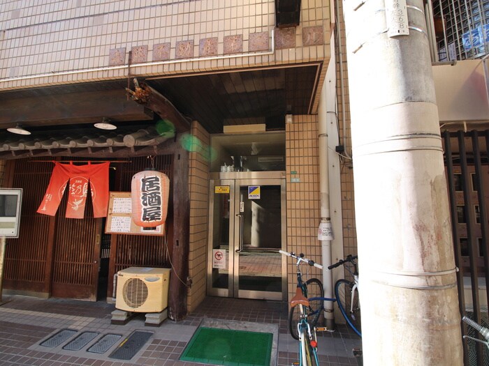 森藤不動産第２ビルのエントランス部分