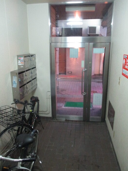 森藤不動産第２ビルのエントランス部分