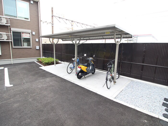 物件外観写真5　(駐輪場)