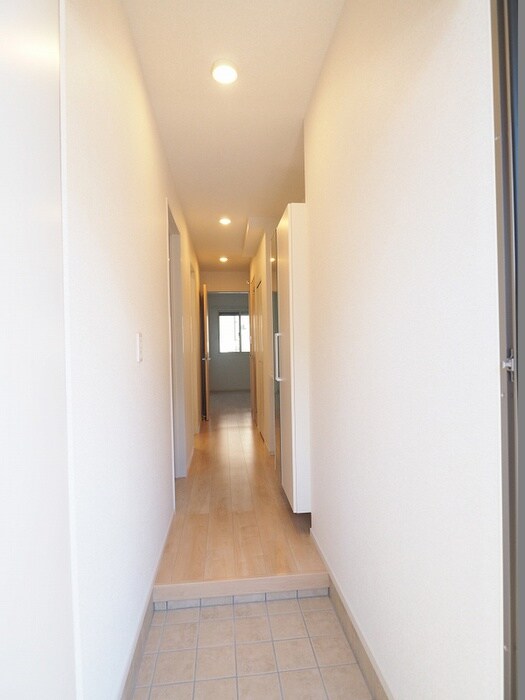 物件内観写真11　(玄関)