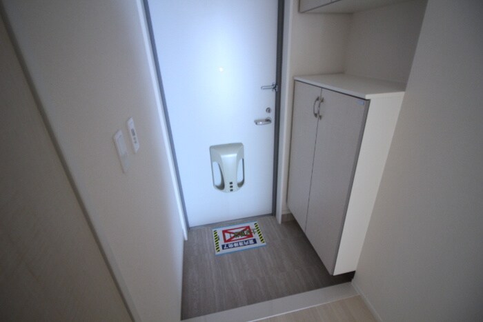 物件内観写真14　(玄関)