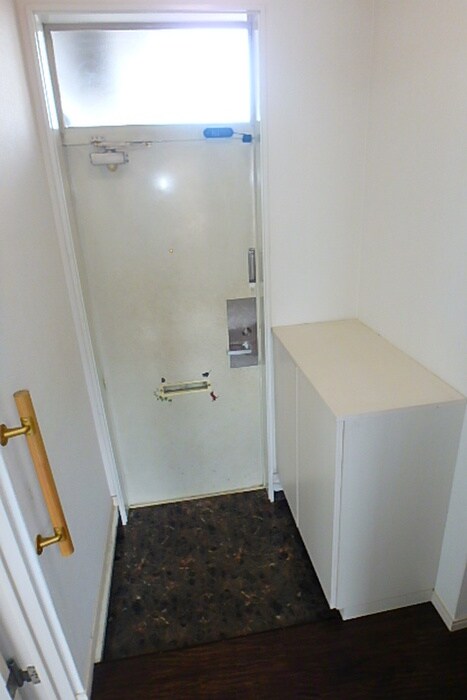 物件内観写真5　(玄関)