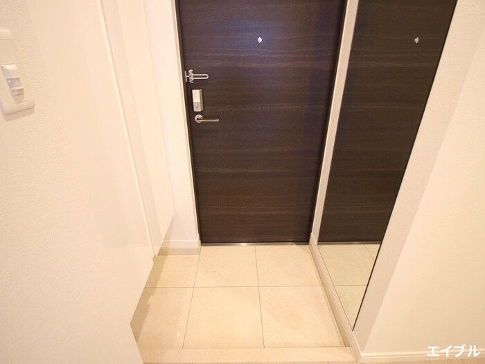 物件内観写真10　(玄関)