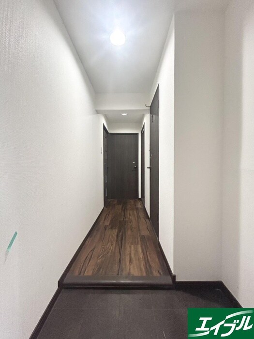 物件内観写真16　(玄関)