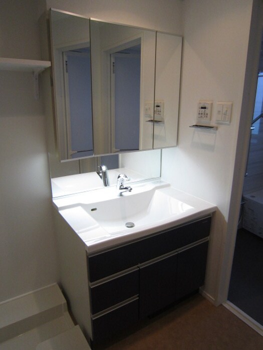 物件内観写真11　(洗面)