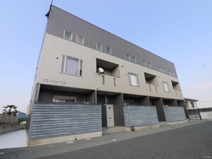 グランキューブA外観写真