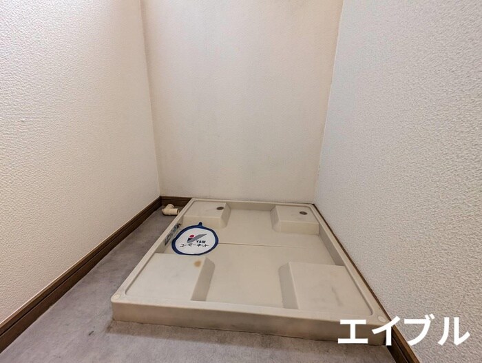 物件内観写真13　(洗濯機置場)