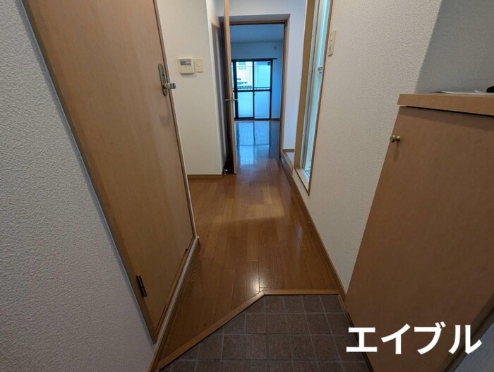 物件内観写真16　(玄関)