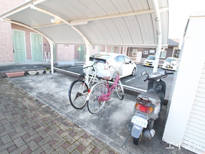 物件外観写真3　(駐輪場)