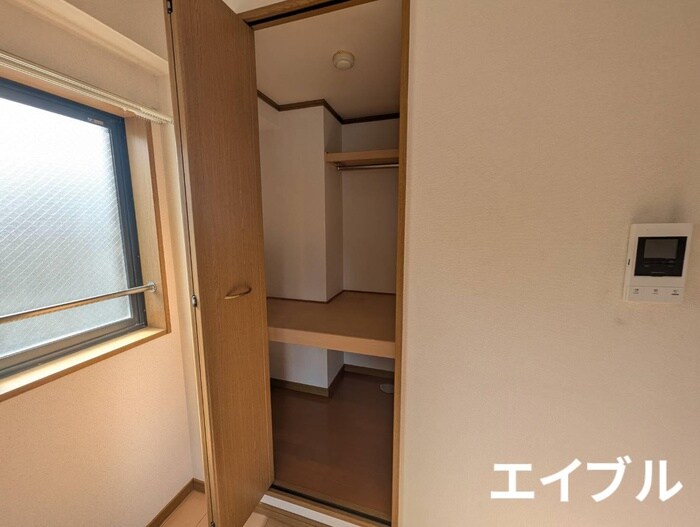 物件内観写真12　(収納)
