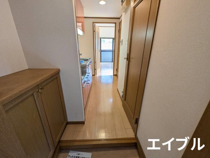 物件内観写真16　(玄関)