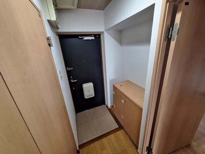 物件内観写真12　(玄関)