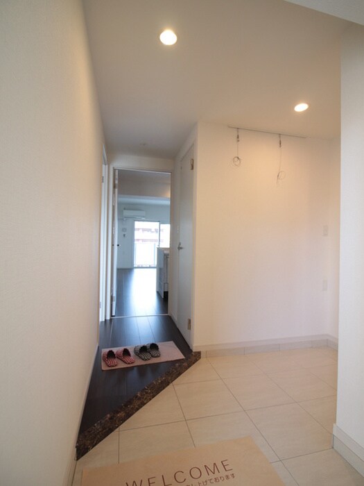 物件内観写真13　(廊下)