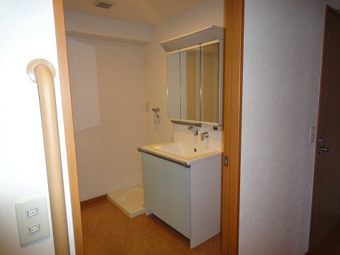 物件内観写真4　(洗面)