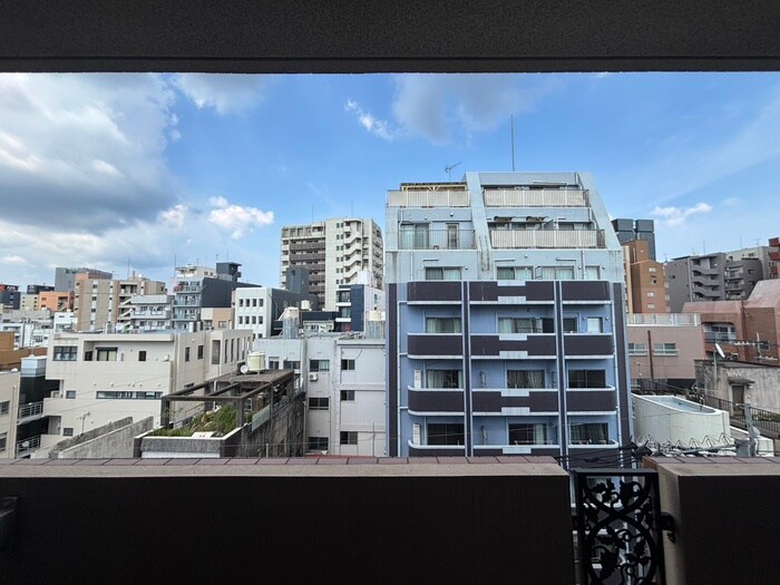 物件内観写真15　(室内からの展望)