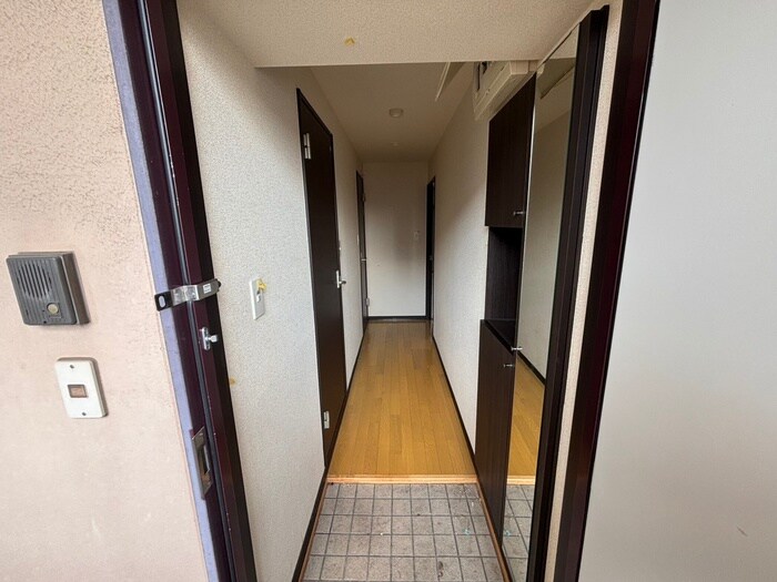 物件内観写真16　(玄関)