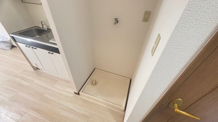 物件内観写真12　(洗濯機置場)