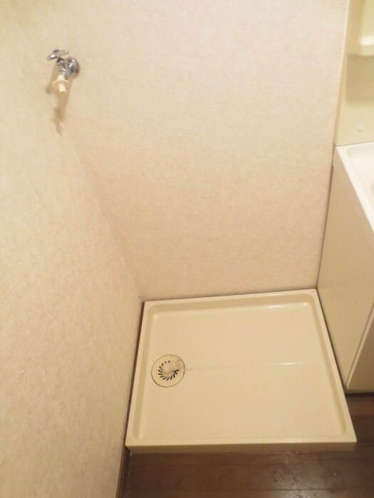 物件内観写真14　(洗濯機置場)