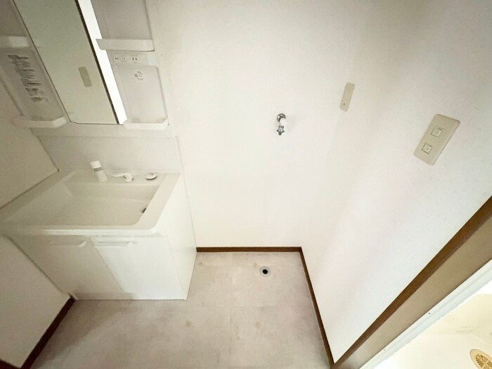 物件内観写真18　(洗濯機置場)