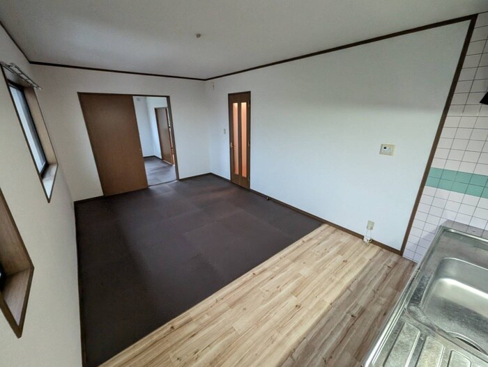 物件内観写真9　(居室)