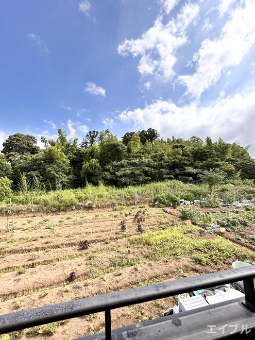 物件内観写真17　(室内からの展望)