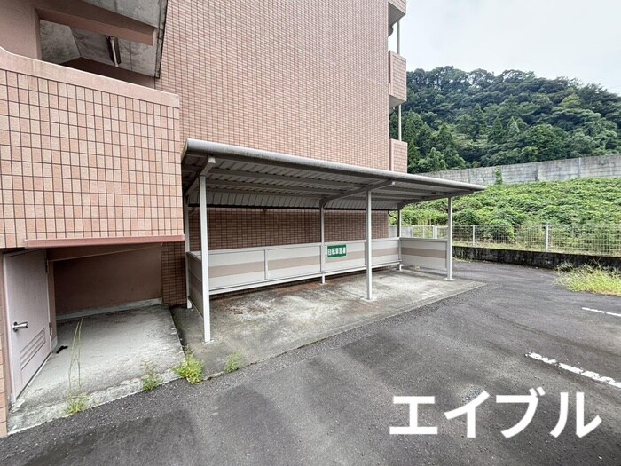 物件外観写真3　(駐輪場)