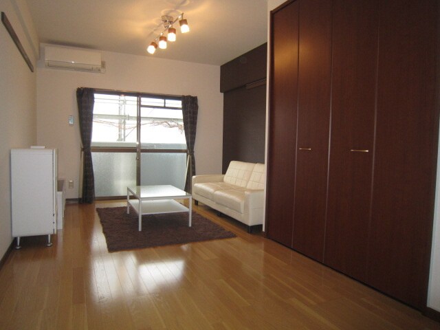 物件内観写真4　(居室)