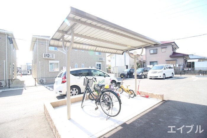 物件外観写真4　(駐輪場)