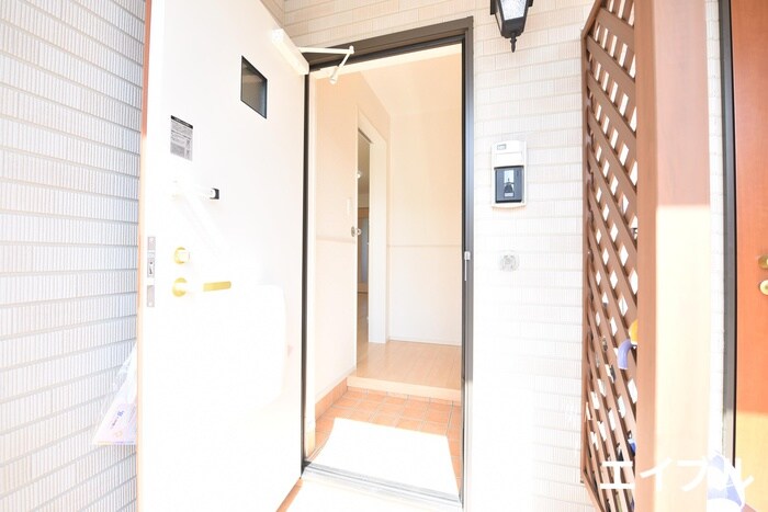 物件内観写真15　(玄関)