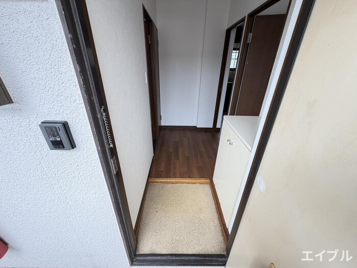 物件内観写真16　(玄関)