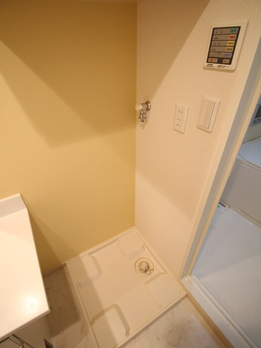 物件内観写真13　(洗濯機置場)