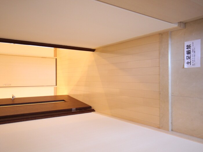 物件内観写真16　(廊下)