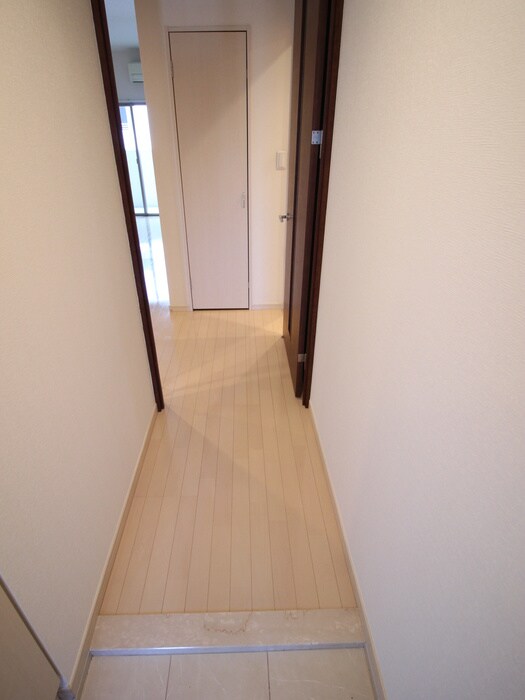 物件内観写真17　(廊下)