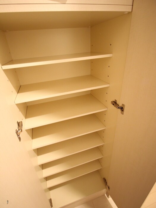 物件内観写真18　(靴箱)