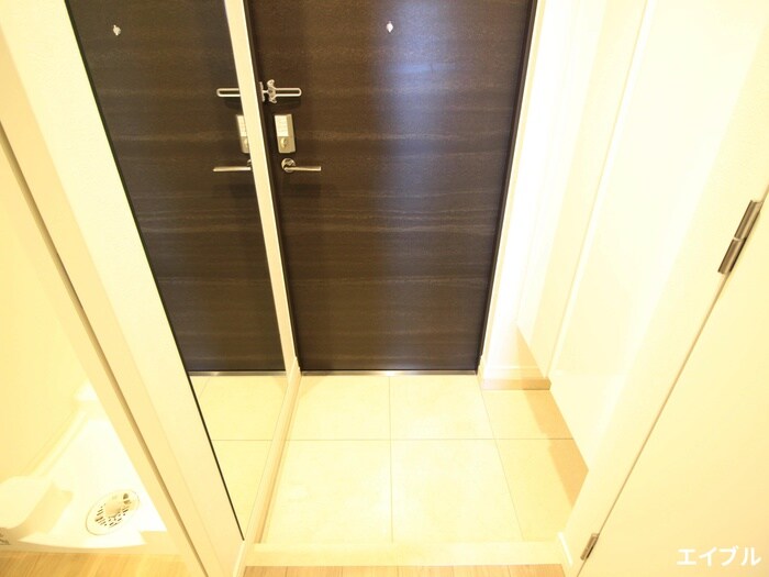 物件内観写真10　(玄関)