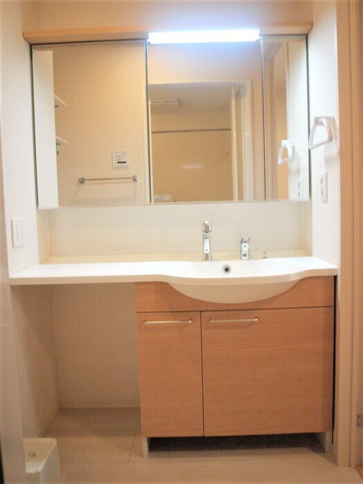 物件内観写真11　(洗面)